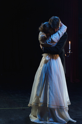 参加酒会穿什么衣服图 商务酒会现场高清图片-商务酒会如何着装?