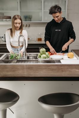 请客怎么招待客人说话 招待客人说些什么话好