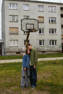 300平米饭店能摆多少桌 300平饭店能放多少桌子