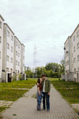 结婚照放在床头正中间好吗