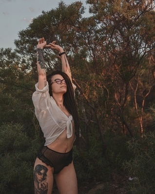 婚前给女朋友买房 婚前给女方买房子算谁的