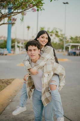 名字写在红包背面的哪个地方 红包背面落款人怎么写？