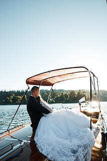 姑娘出嫁穿几件衣服 结婚女生需要买几套衣服