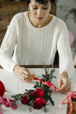 朋友订婚可以不去吗