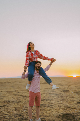 祝福新郎新娘的祝酒词 新婚祝酒词
