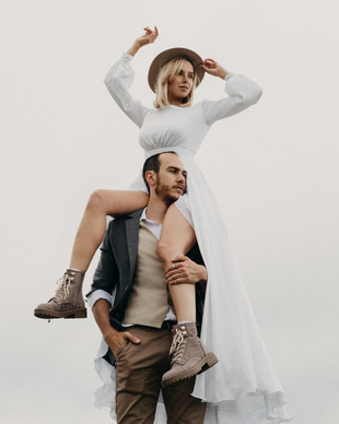 订婚送什么白酒 订婚用五粮液合适吗？