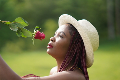 鲜花能上飞机不 飞机上可以携带鲜花吗?