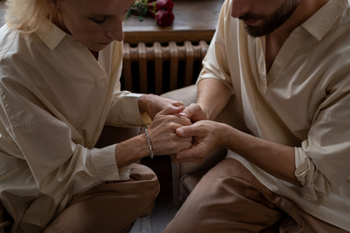 意甚恶之即饮而疾意思 文言文《杯弓蛇影》全文意思