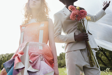 订婚时平辈给见面礼吗