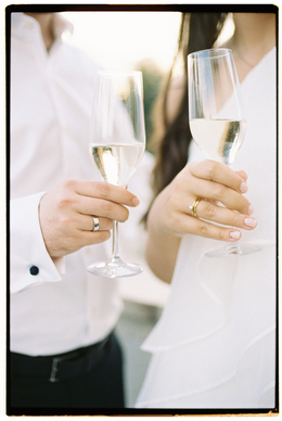 结婚租一套婚纱多少钱