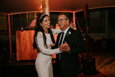 制作婚礼暖场视频用哪个app 用来制作结婚录像的软件是什么软件啊?