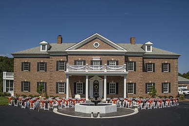 婚宴敬酒穿什么衣服 结婚敬酒服穿什么