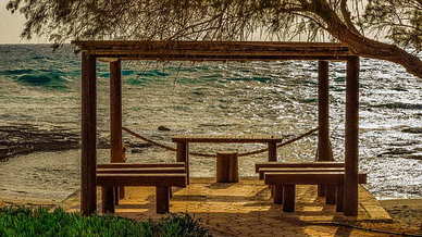 缎面婚纱需要裙撑吗 婚纱礼服裙撑的作用使礼服表现出不同的效果