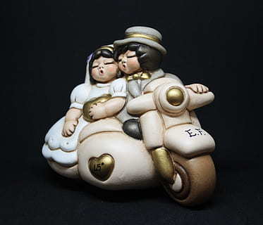 跟妆化妆师一般几点到 什么是跟妆啊?还有半跟都是什么意思??