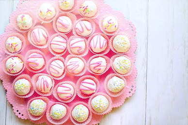 会议室气球布置 装饰会议室的气球是按照3红2黄1绿分类吗