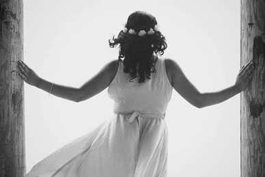 结婚穿过的衣服可以给别人穿吗 新娘穿过的衣服别人可以穿吗？