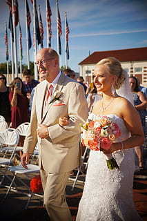 吉利车价格及图片最新款