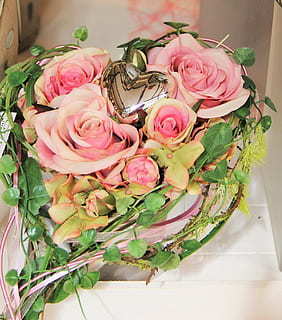 伴郎服和新郎服的区别