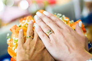 香槟塔需要几瓶香槟 摆一个五层的香槟塔需要多少个香槟杯?