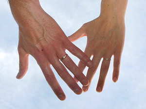 父母送女儿成年礼首饰 女儿成人礼物妈妈送什么最好？