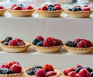 酒店门口婚宴水牌怎么写 婚礼百日宴一起办,酒店门口水牌啥写？