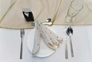 结婚父母发朋友圈请帖 儿子结婚父母发朋友圈邀请函怎么写