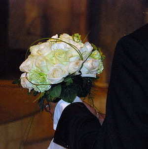 谁和新娘一块坐婚车