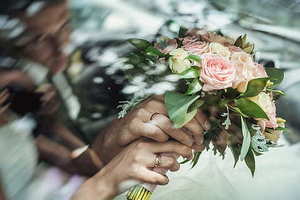 主婚纱怎么选婚礼当天穿 结婚当天穿的婚纱要如何选择?