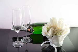 新郎要带红色领带吗 结婚当天新郎必须戴红色领带吗