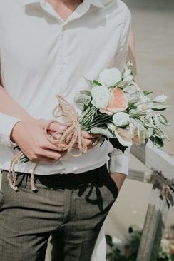 结婚当天新娘穿什么衣服出门 新娘结婚要几套衣服 出门穿什么服装