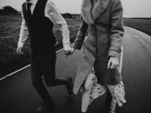 冬季年会穿什么衣服 冬天公司年会穿什么衣服好