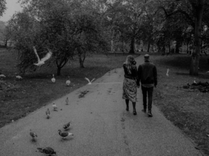 冬季短款西装外套怎么搭配 冬季短外套怎么搭配