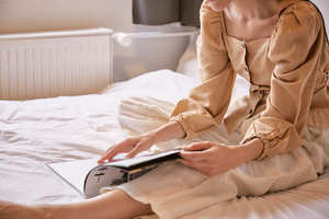 接亲时新娘的拦门问题 接亲时面对新娘姐妹团堵门,怎么办