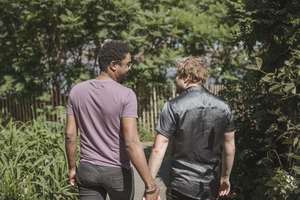 梦见自己结婚摆宴席宾客很少 梦见自己结婚办酒席客人很很少