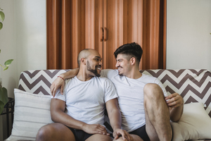 本人结婚通知群发短信 自己要结婚、怎样发短信通知朋友要好！