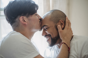 新中式婚礼穿白纱 中式婚礼可以穿婚纱迎宾吗?