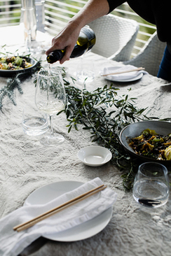 草坪婚礼请谁布置 草坪婚礼的现场布置需要哪些？