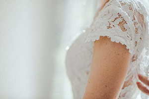 新娘子敬酒时怎么说 新郎新娘敬酒时说什么祝福的话？