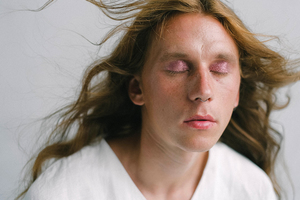 冬天领证结婚照穿什么衣服 冬天结婚证照片穿什么衣服