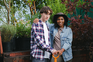 新郎新娘可以不戴胸花吗 结婚仪式上新郎新娘需要带胸花么