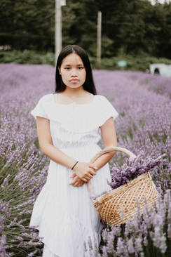 冬天订婚宴穿什么 订婚宴我应该穿什么合适