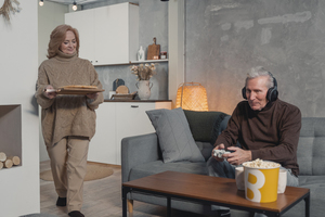 去婚礼上梳什么头最好看 参加婚礼编什么发型好看