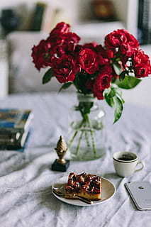 结婚开场新郎唱的歌曲 适合新郎结婚开场唱的歌曲