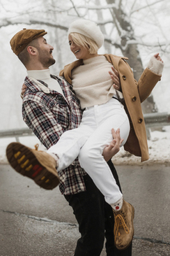 女生去参加婚礼穿什么衣服合适 参加婚礼穿什么衣服比较合适?