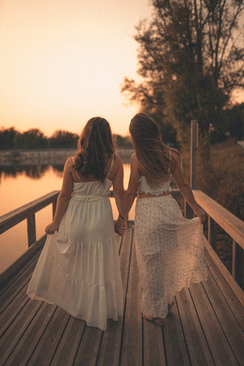 新居迁喜请帖要怎么写 乔迁新居请柬写法，乔迁新居请柬怎么写？