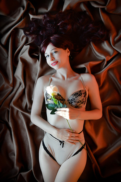 衣服纱太硬怎么处理 纱制的衣服变硬了怎么办?