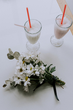 伴娘除了裙子还可以穿什么 伴娘除了穿裙子还可以穿什么衣服呢?