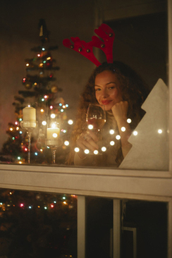 婚礼双方父母衣服是男方买吗 结婚父母双方的衣服是谁买