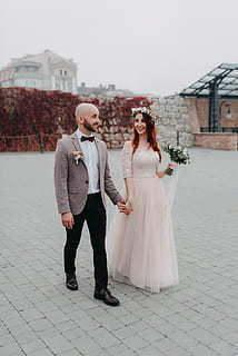 去新娘家敬酒新郎都说什么 新郎新娘敬酒时说什么祝福的话？