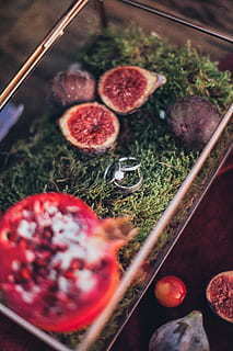 结婚红包头天给还是当天给 结婚礼金提前送还是当天送好？